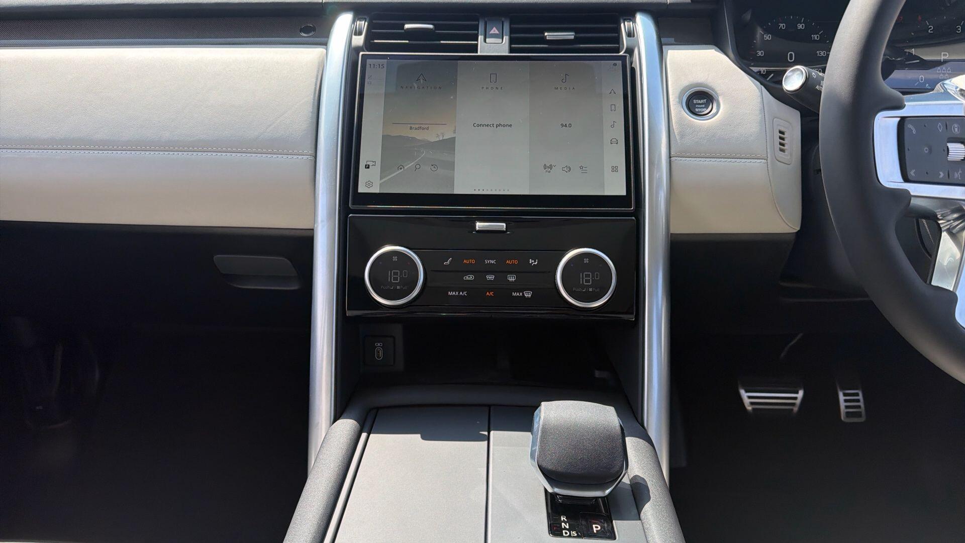 Land Rover Discovery view 35