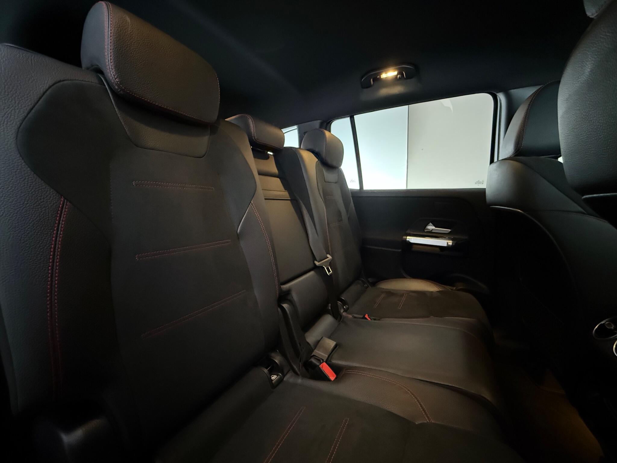 Mercedes-Benz GLB view 39