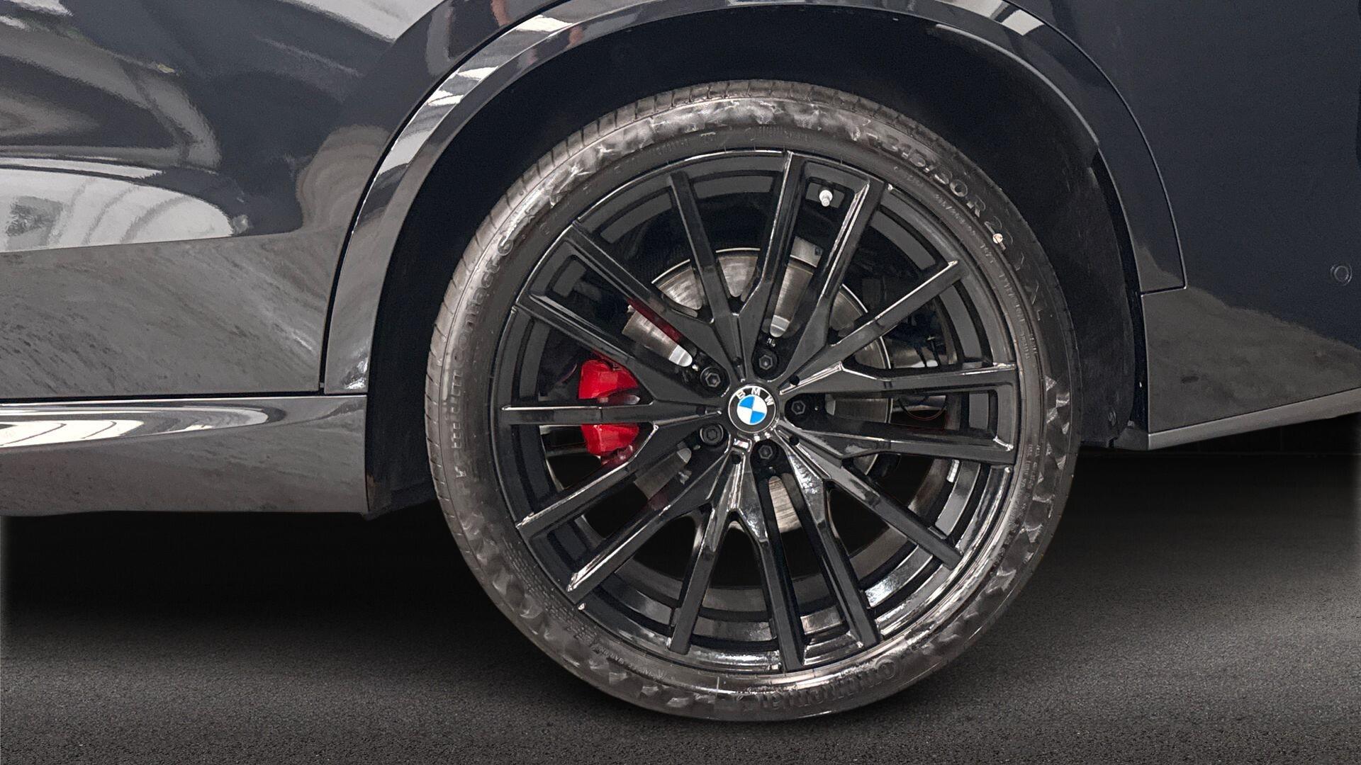 BMW X5 view 14