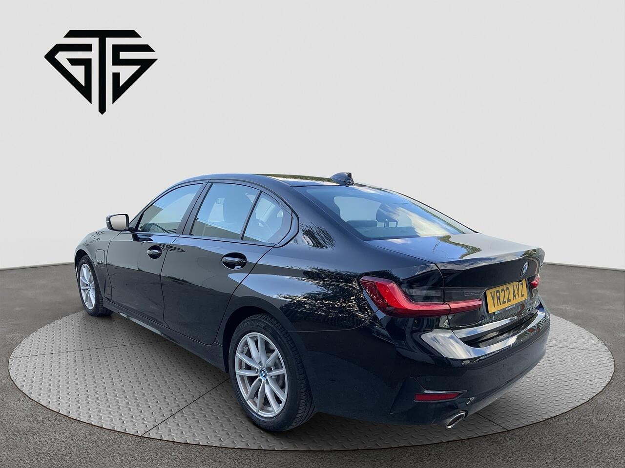 BMW 3 Series view 5