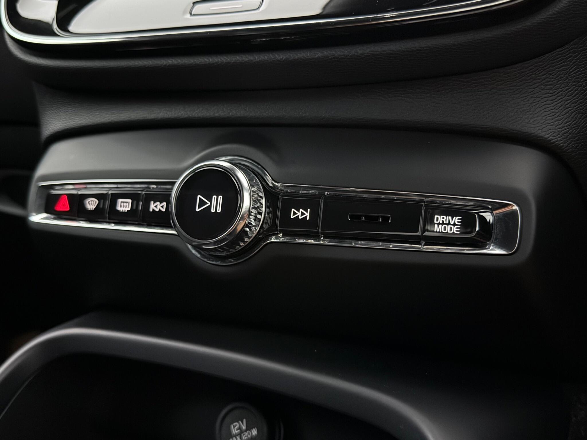 Volvo XC40 view 25