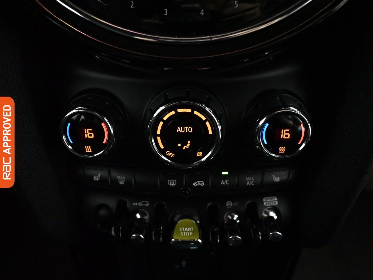Mini Hatch view 19