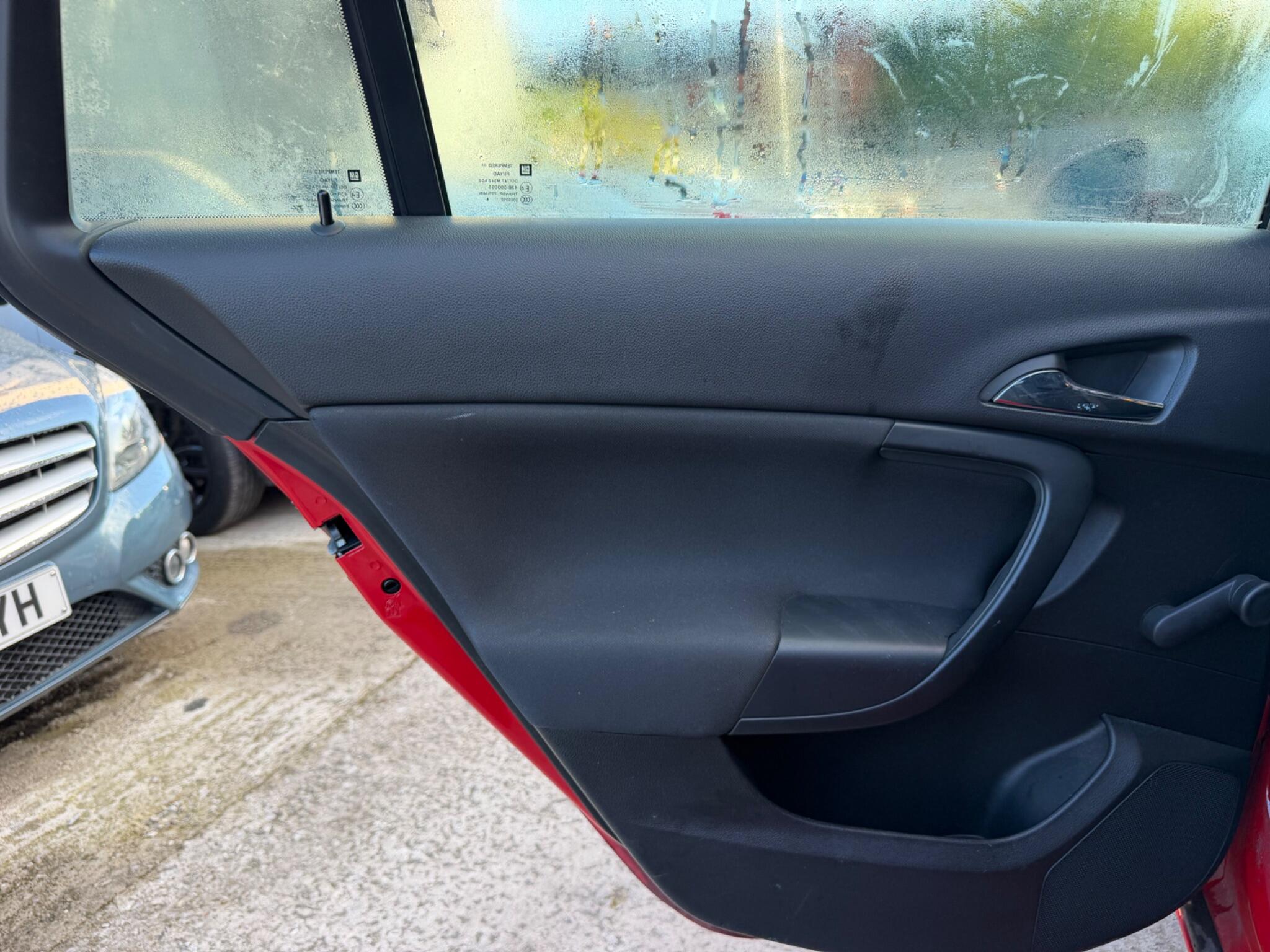 Vauxhall Insignia view 25