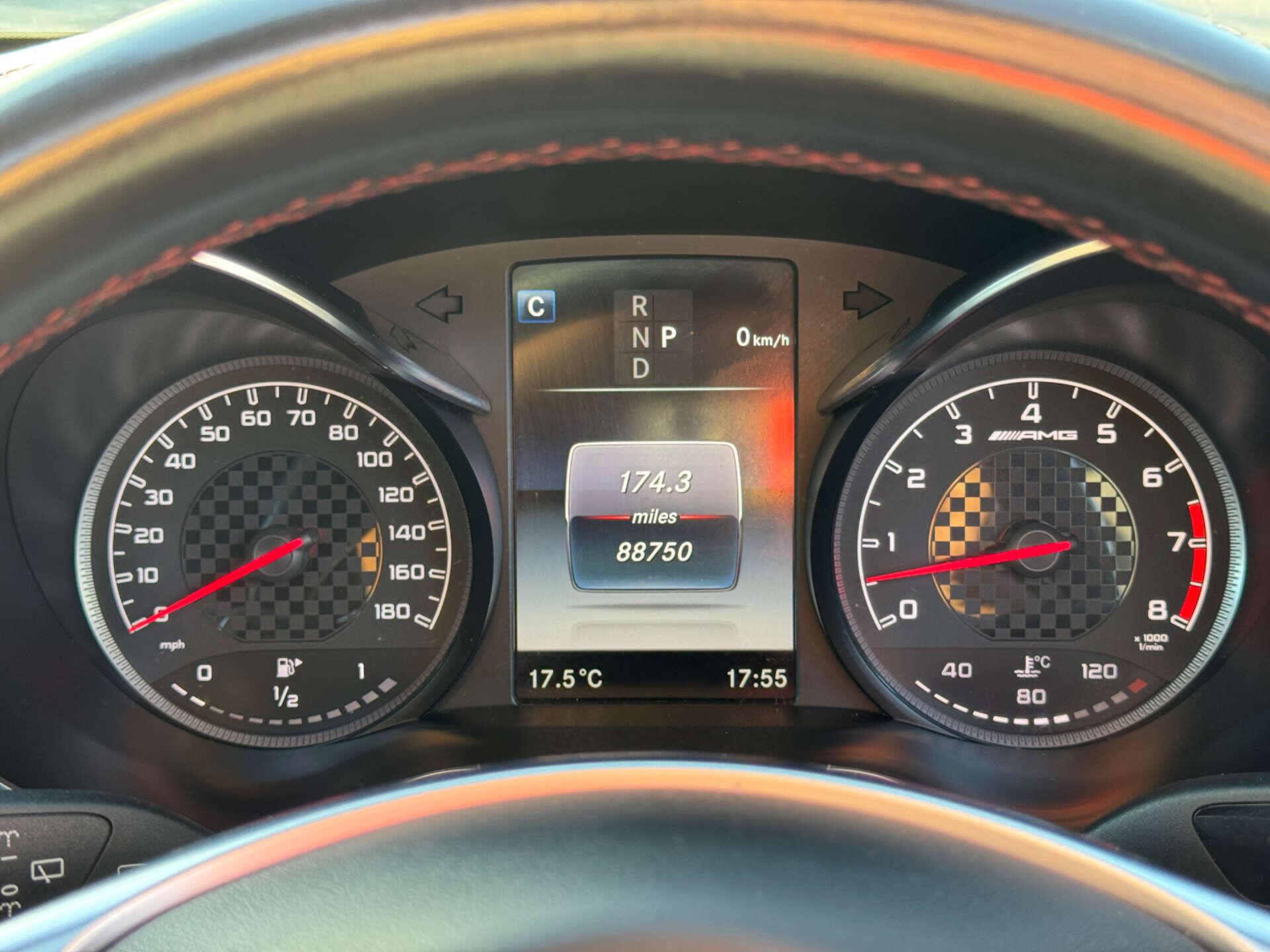 Mercedes-Benz C-Class view 28