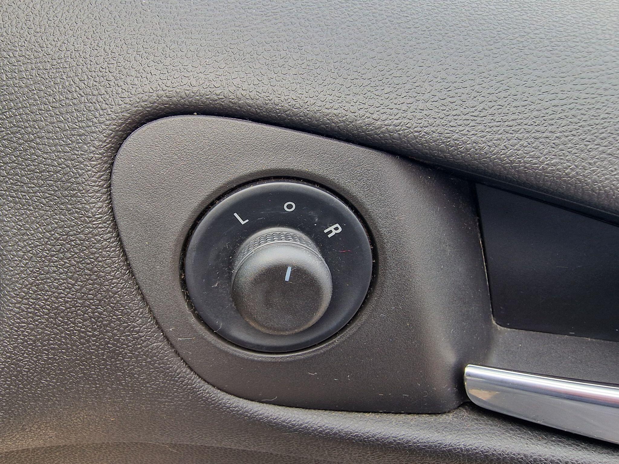 Vauxhall Adam view 25