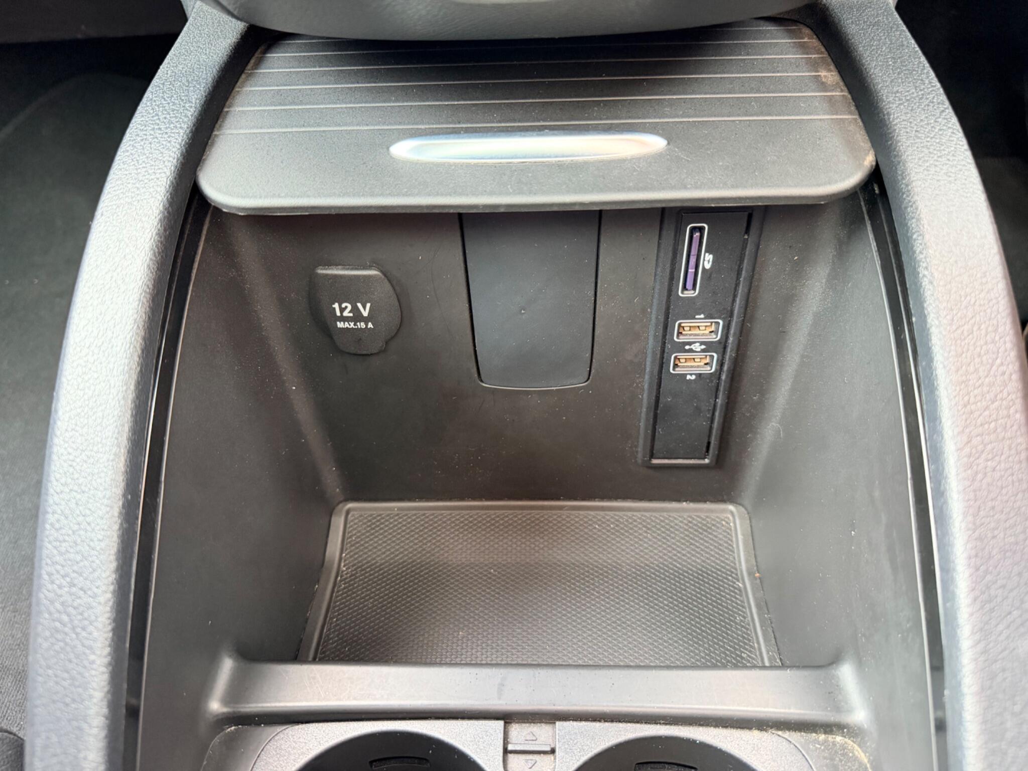 Mercedes-Benz V-Class view 22