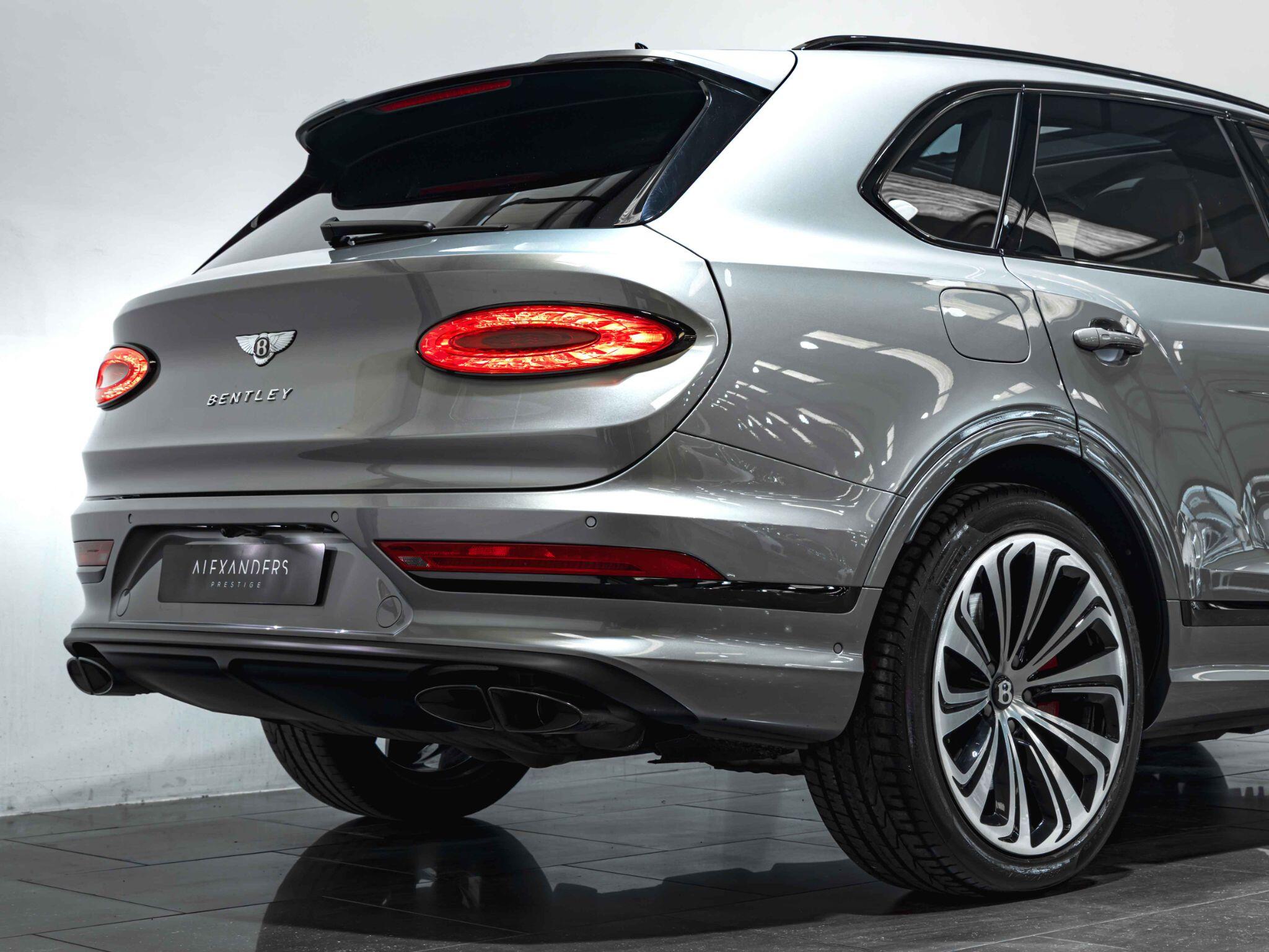 Bentley Bentayga view 13