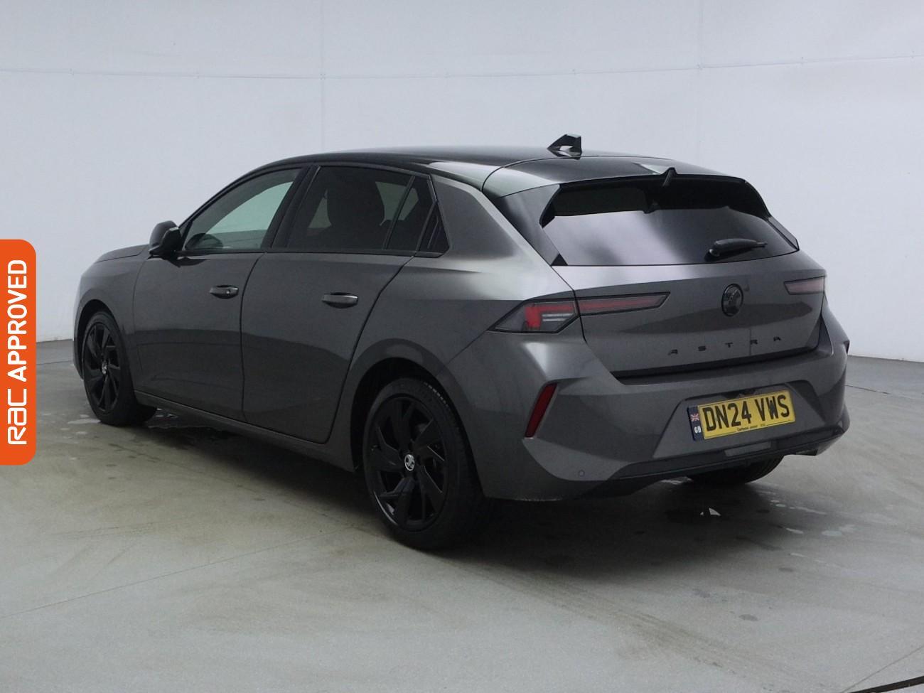 Vauxhall Astra view 4