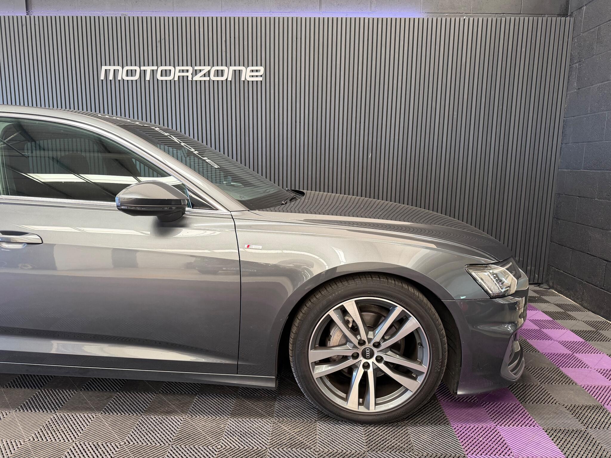 Audi A6 view 10