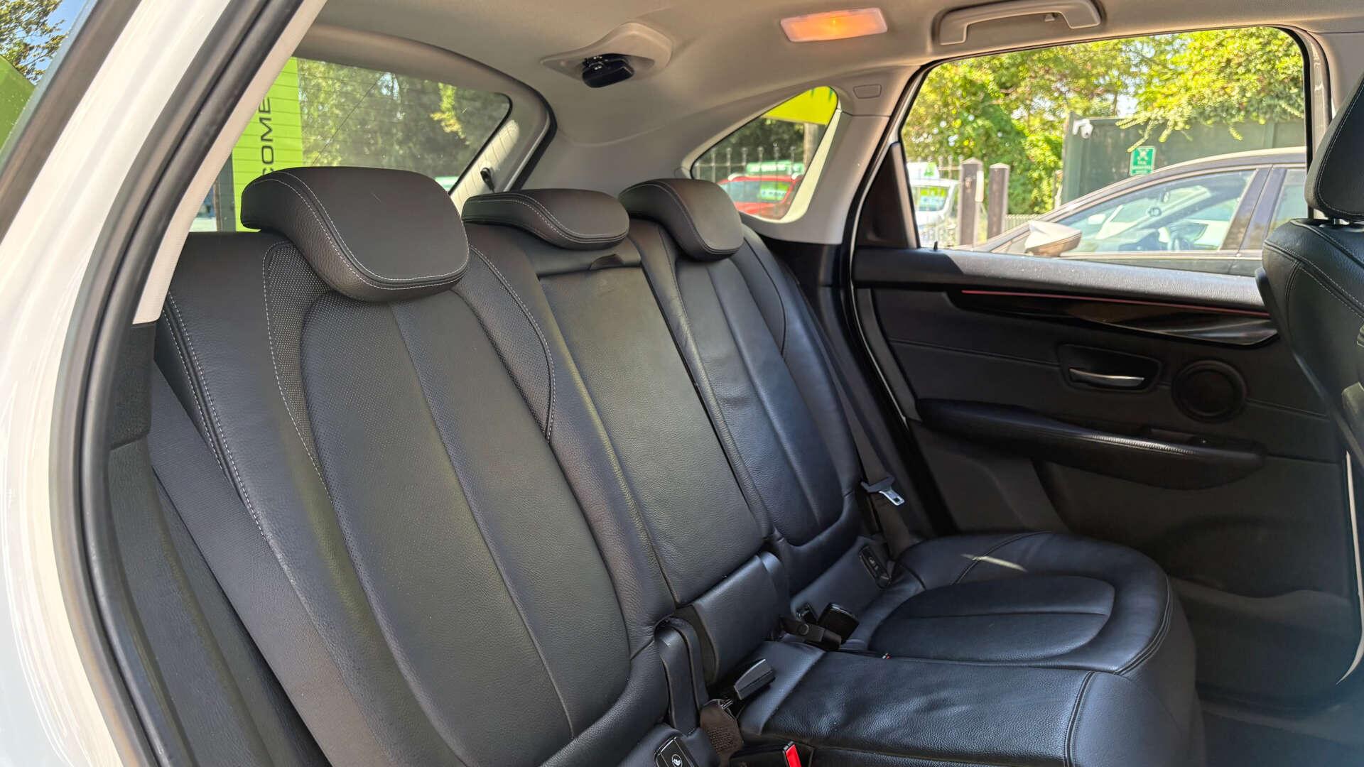 BMW 2 Series view 10
