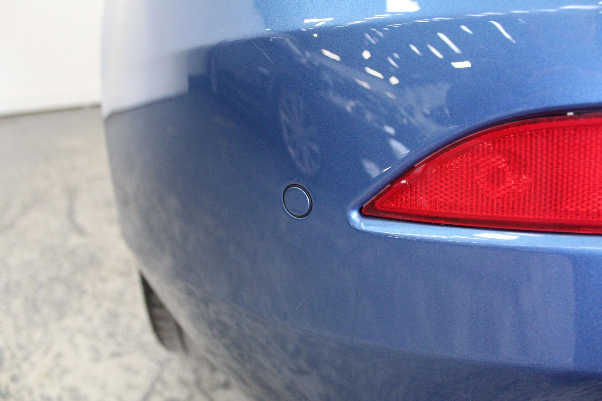 Volvo V40 view 16