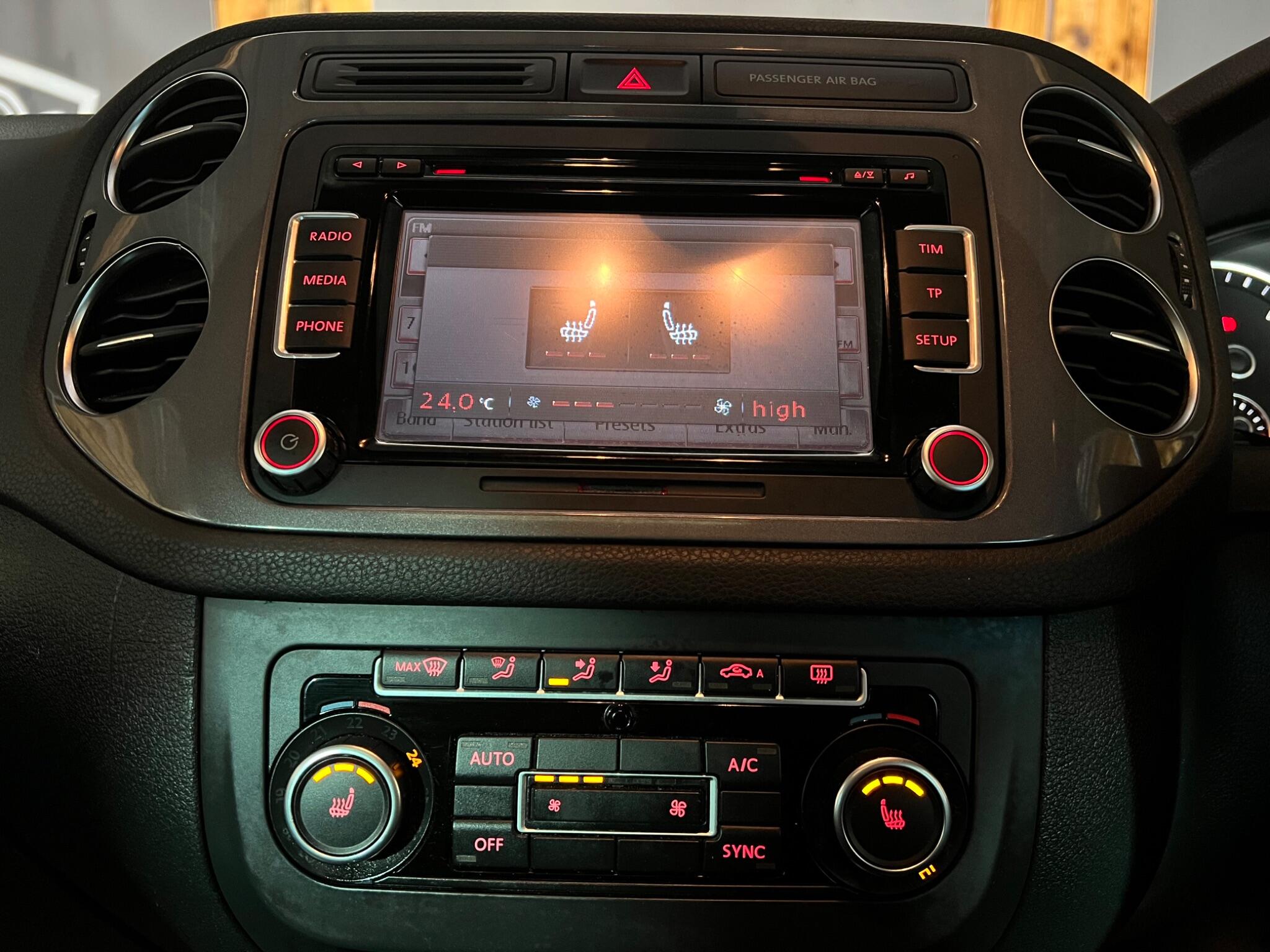 Volkswagen Tiguan view 24