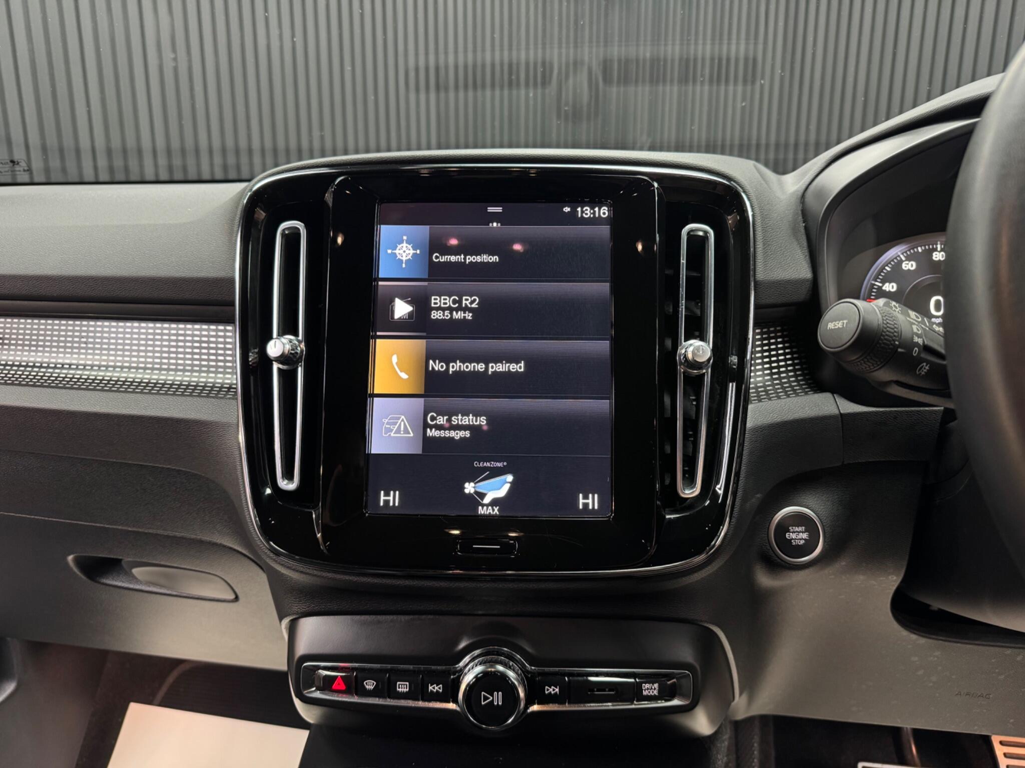 Volvo XC40 view 30