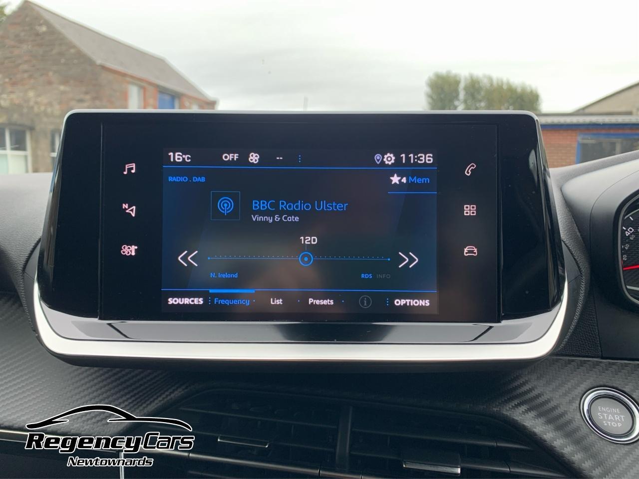 Peugeot 208 view 32