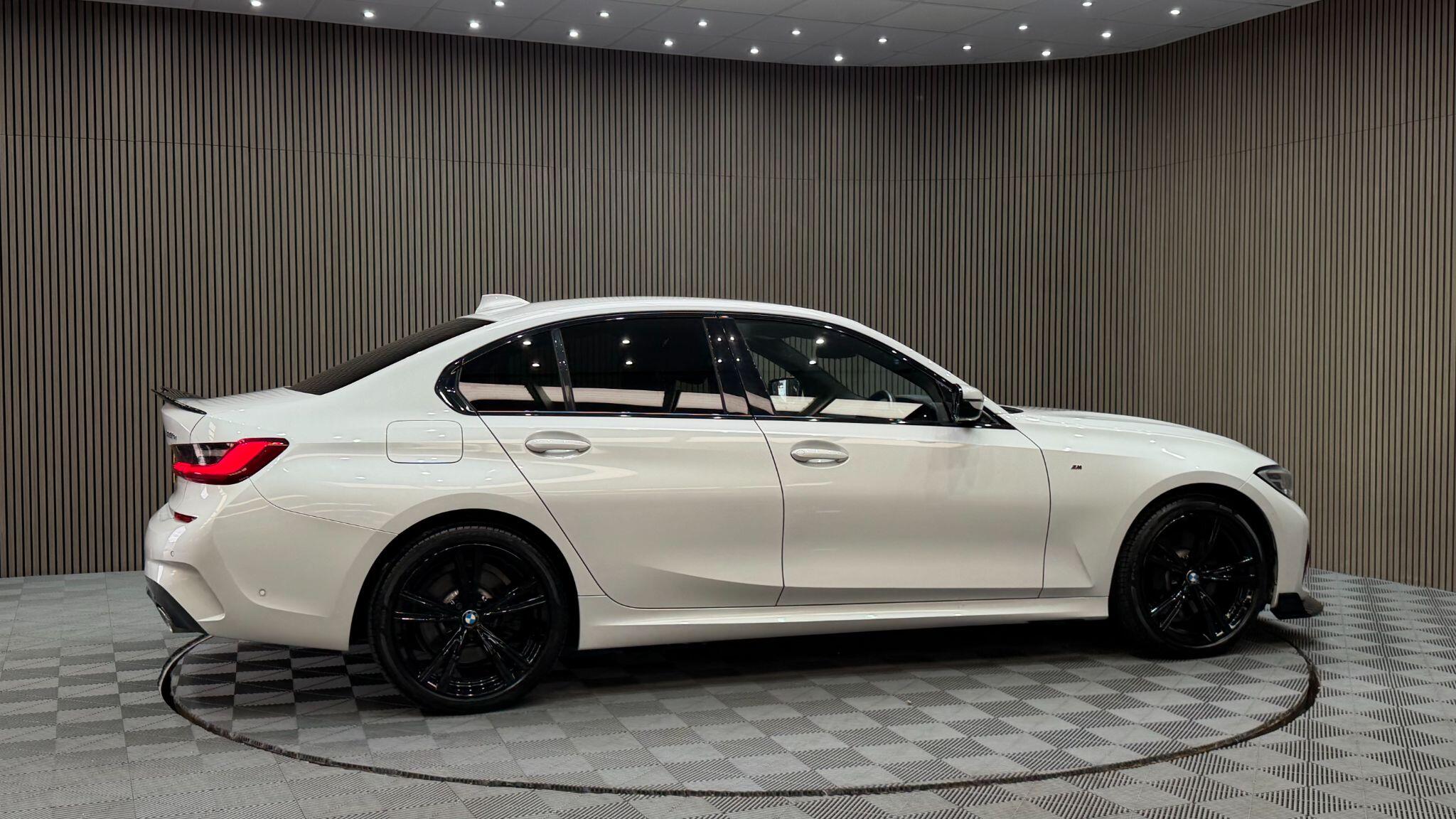 BMW 3 Series view 22