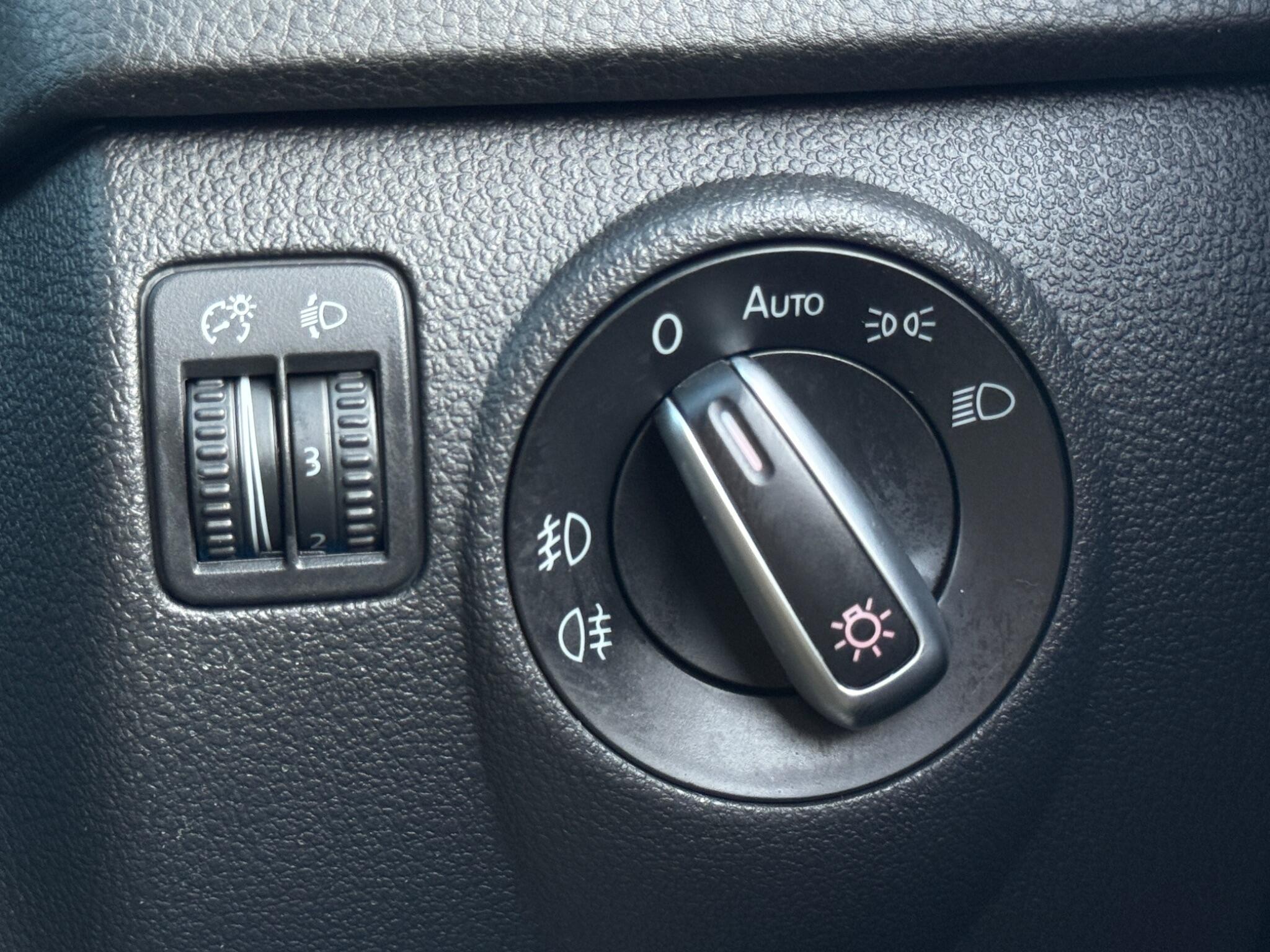 Volkswagen Tiguan - Image 78