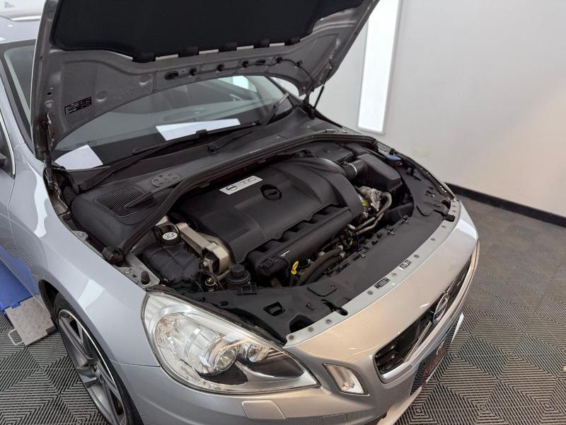 2011 Volvo V60 image 16