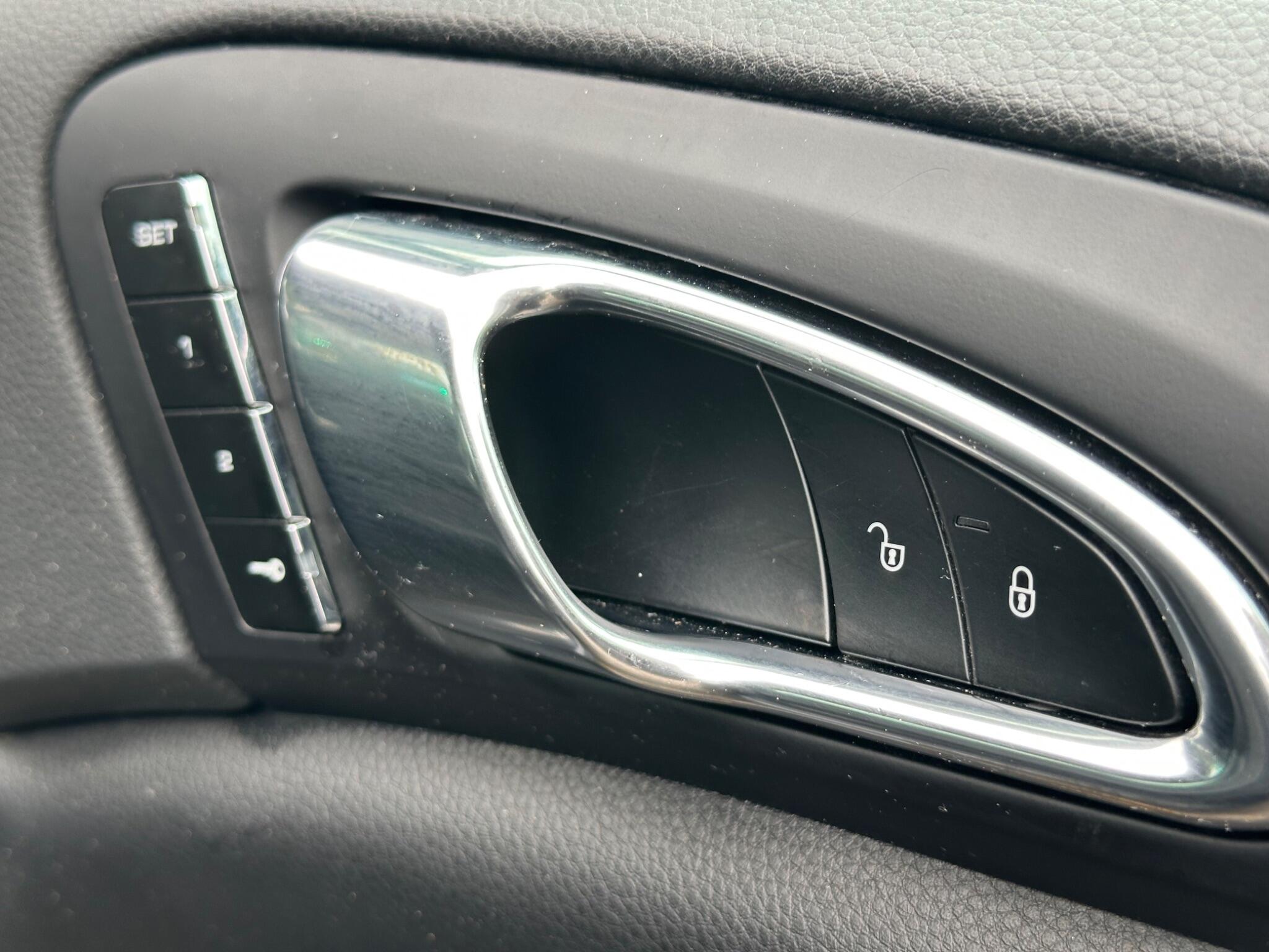 Porsche Cayenne view 23