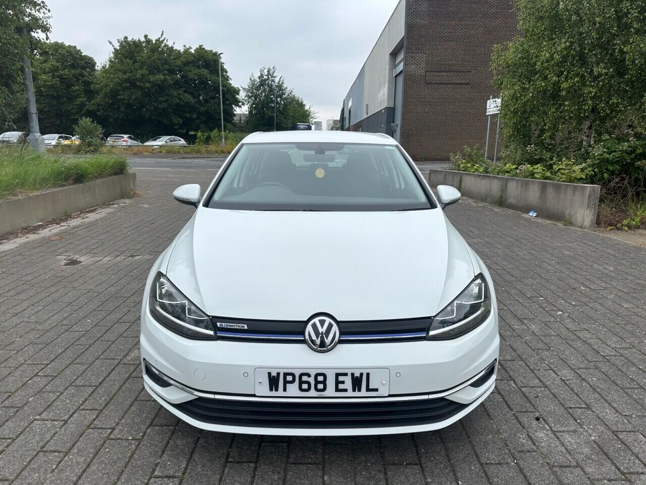 Volkswagen Golf view 6