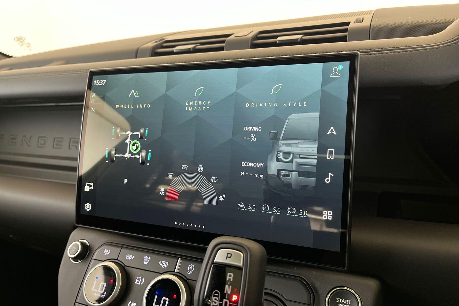 Land Rover Defender view 26