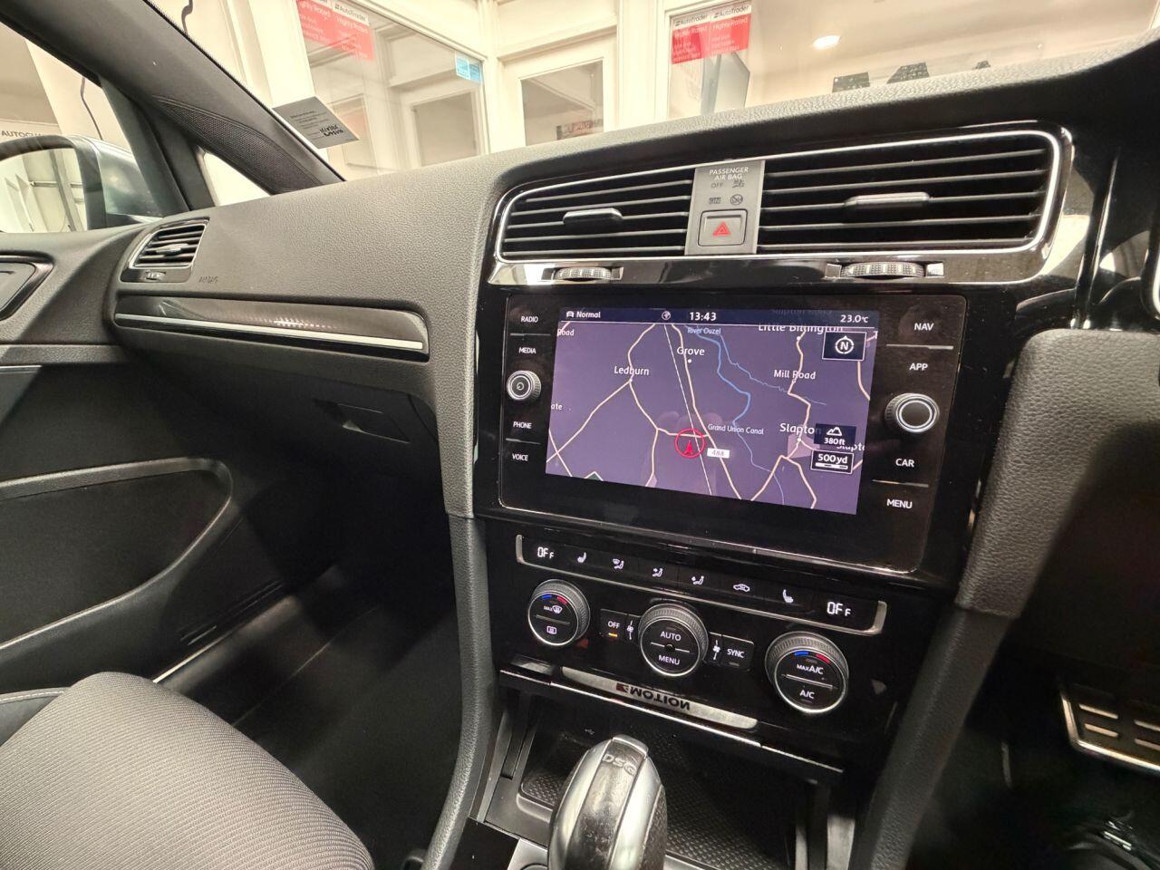 Volkswagen Golf view 44