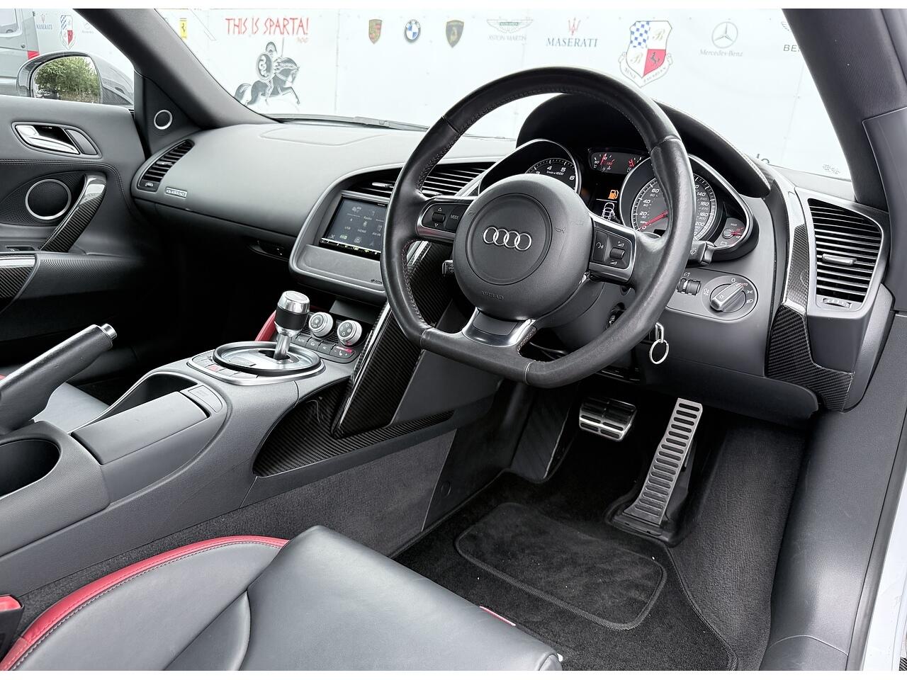 Audi R8 view 24