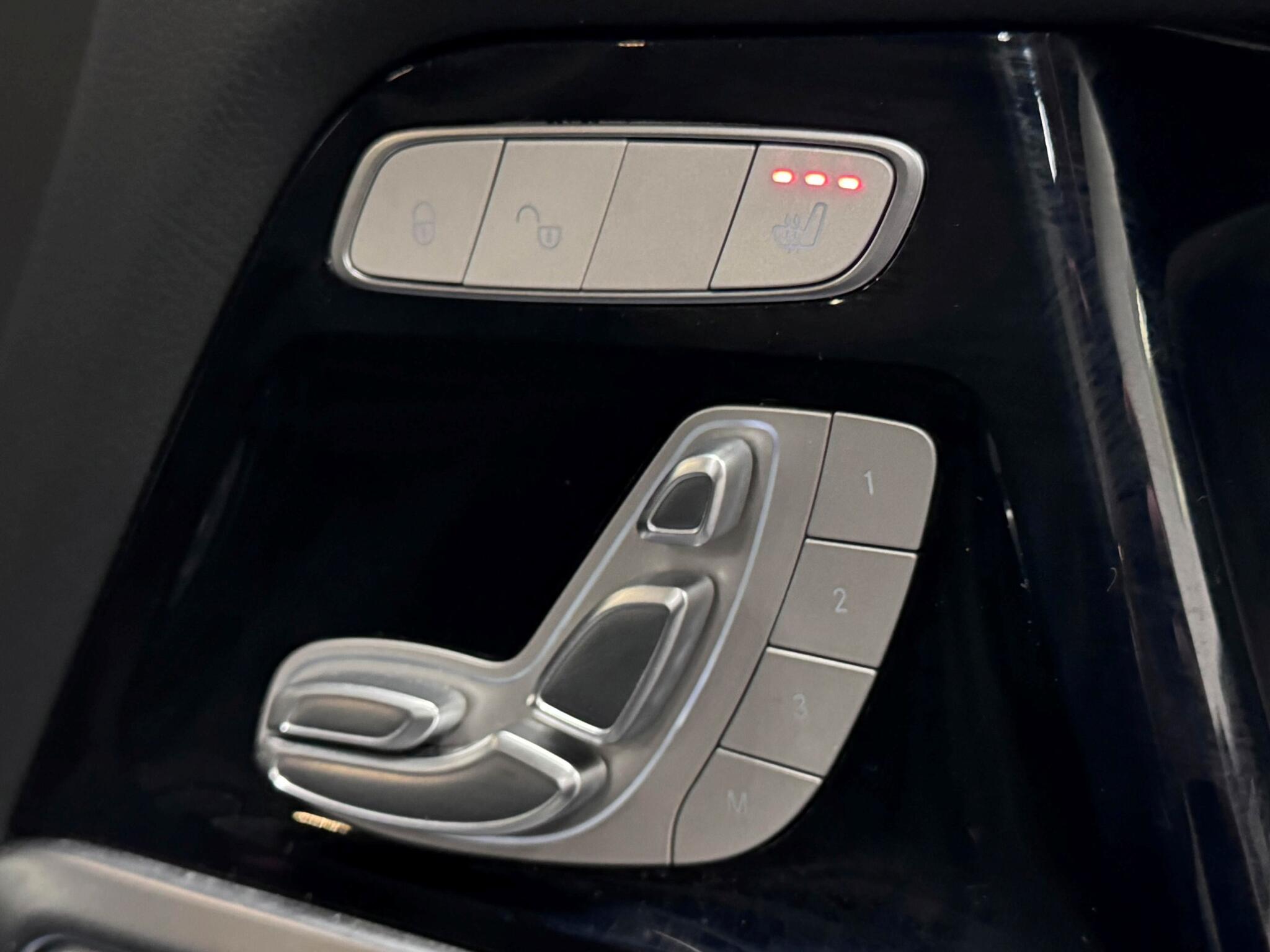 Mercedes-Benz G-Class view 16