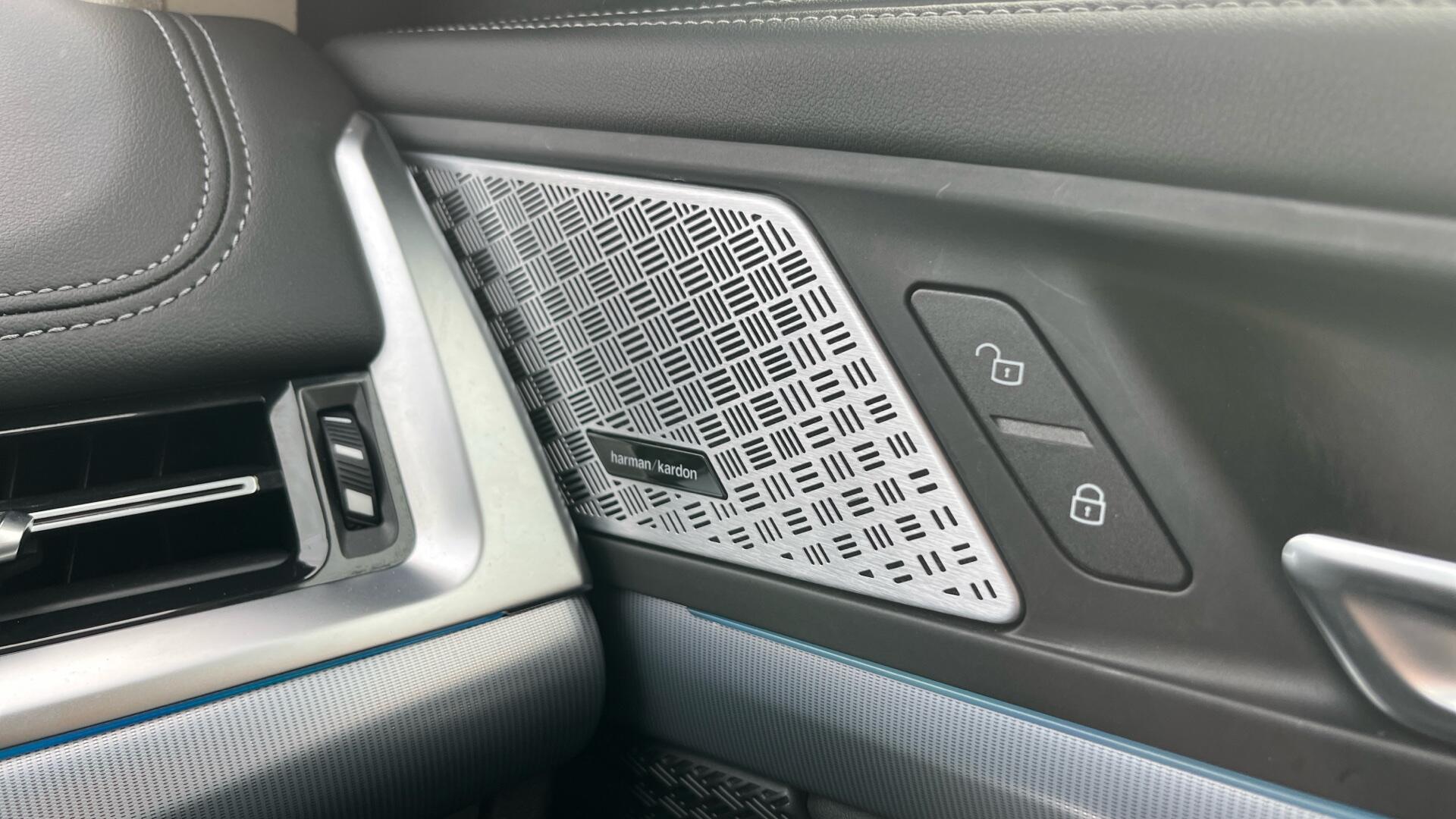 BMW iX1 view 20