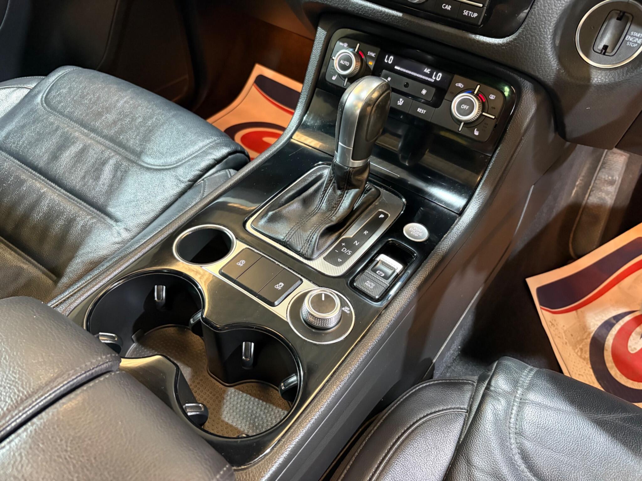 Volkswagen Touareg view 27