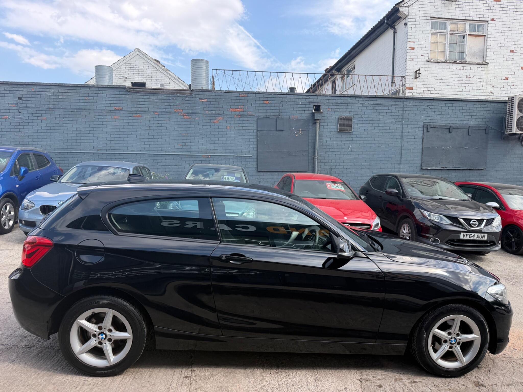 BMW 1 Series view 8