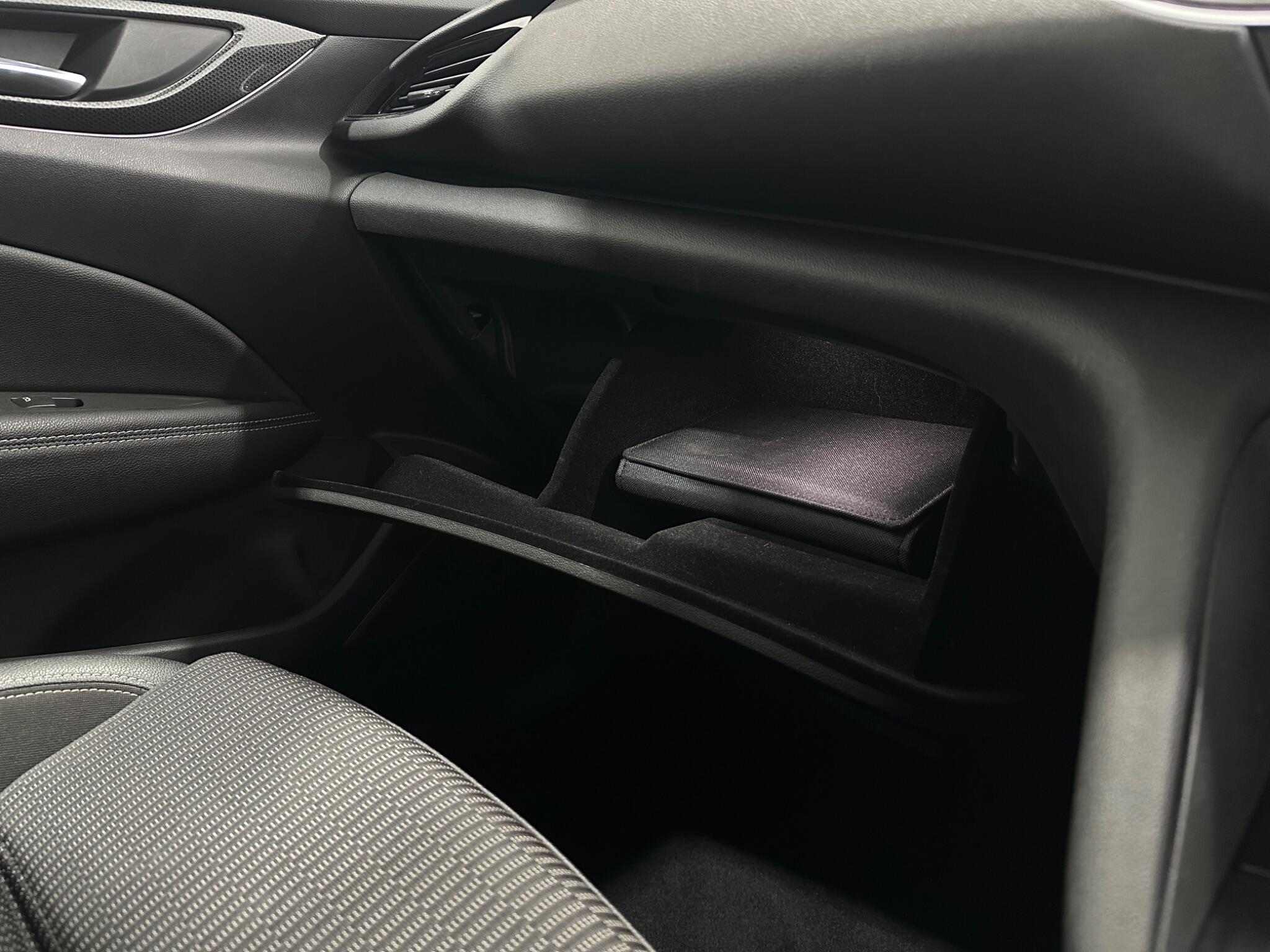 Vauxhall Insignia view 27