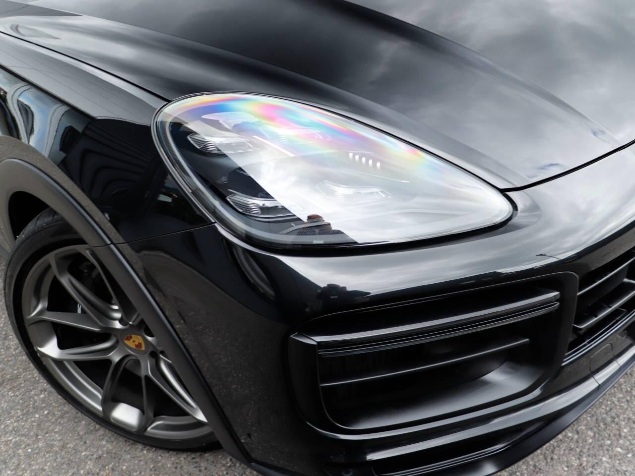 Porsche Cayenne view 26