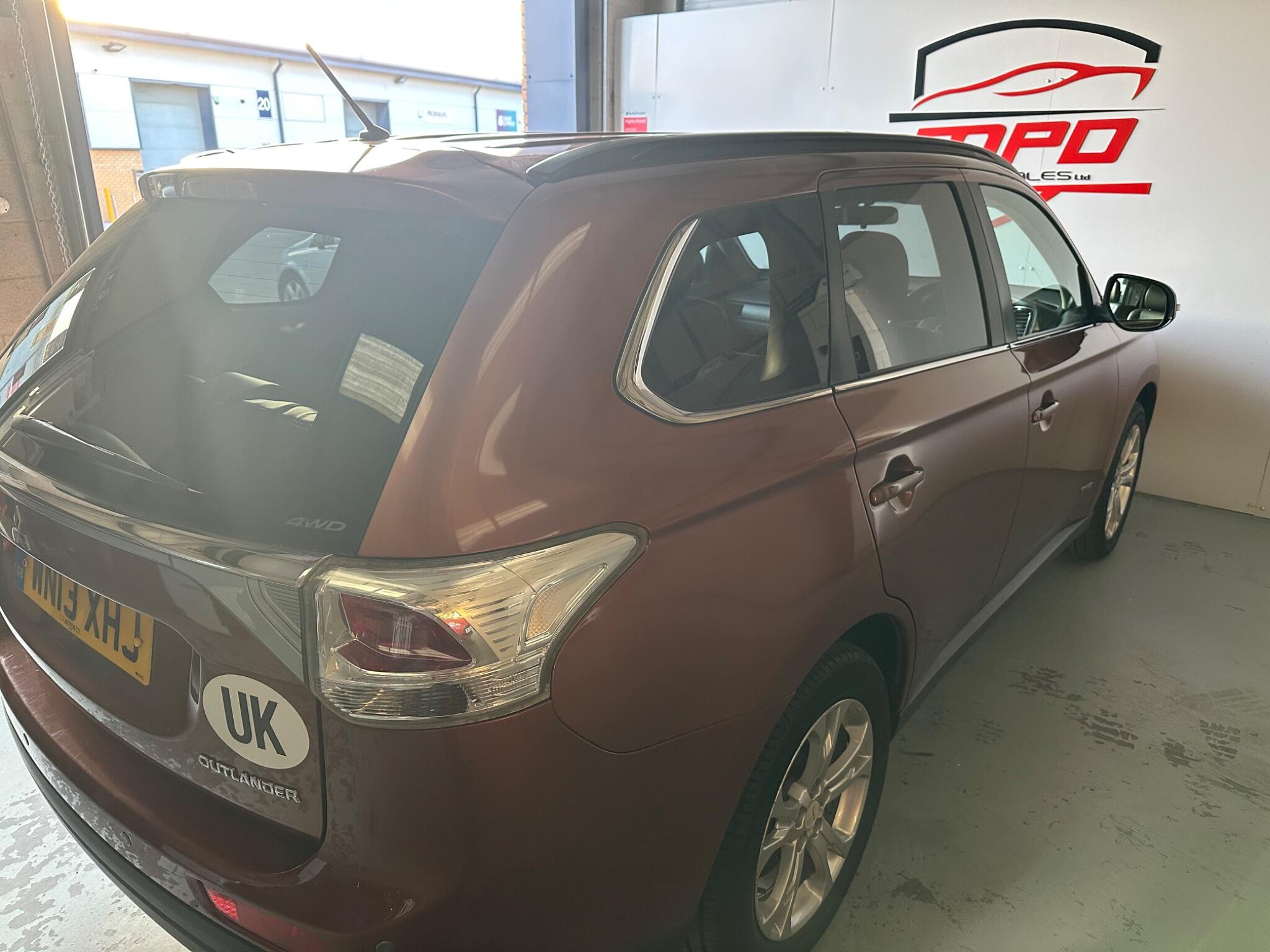 Mitsubishi Outlander view 36
