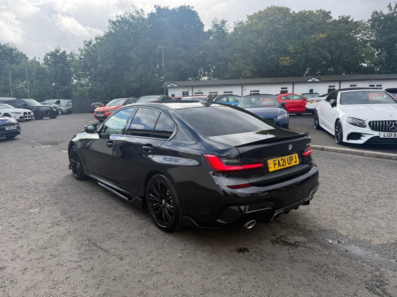 BMW 3 Series view 7