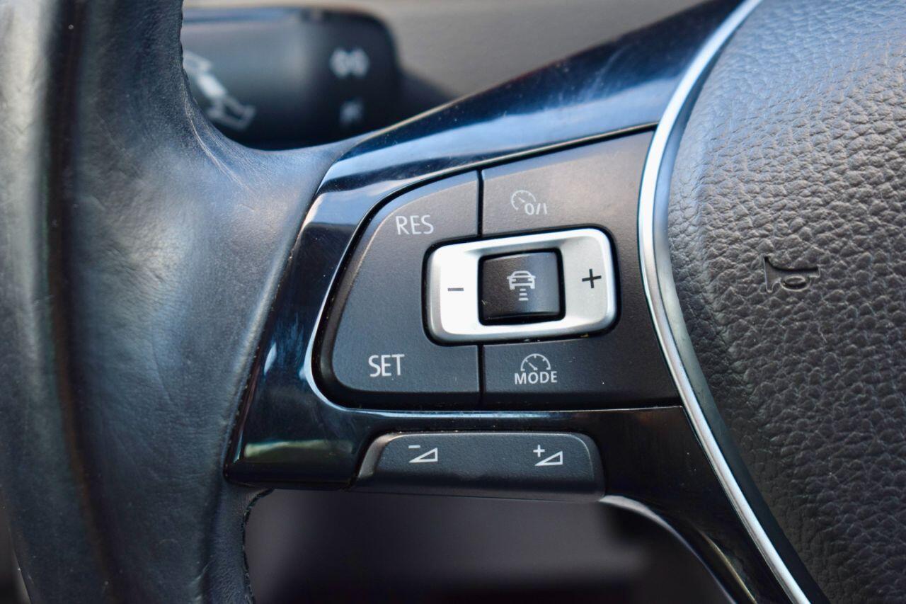 Volkswagen Golf view 42
