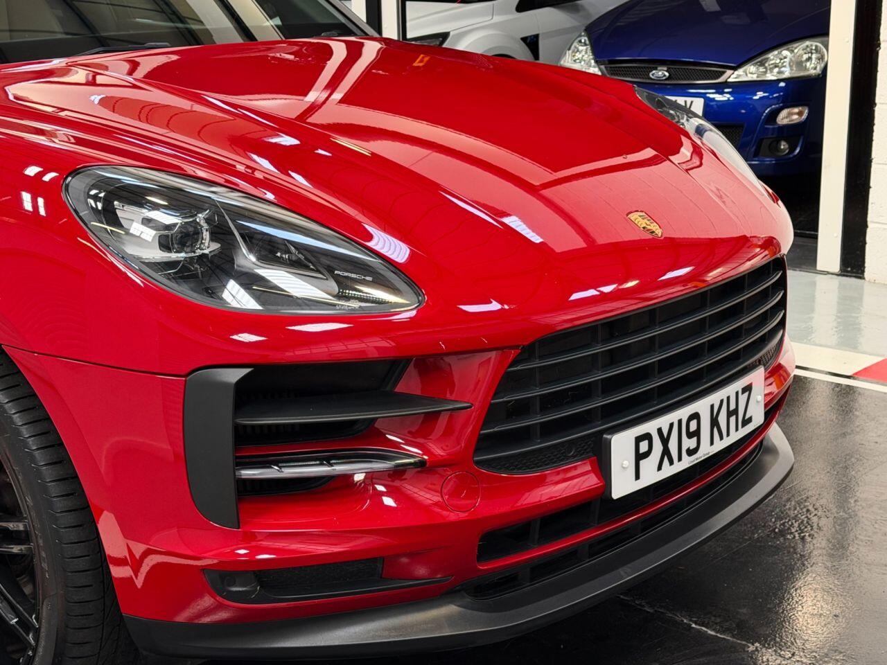 Porsche Macan view 9