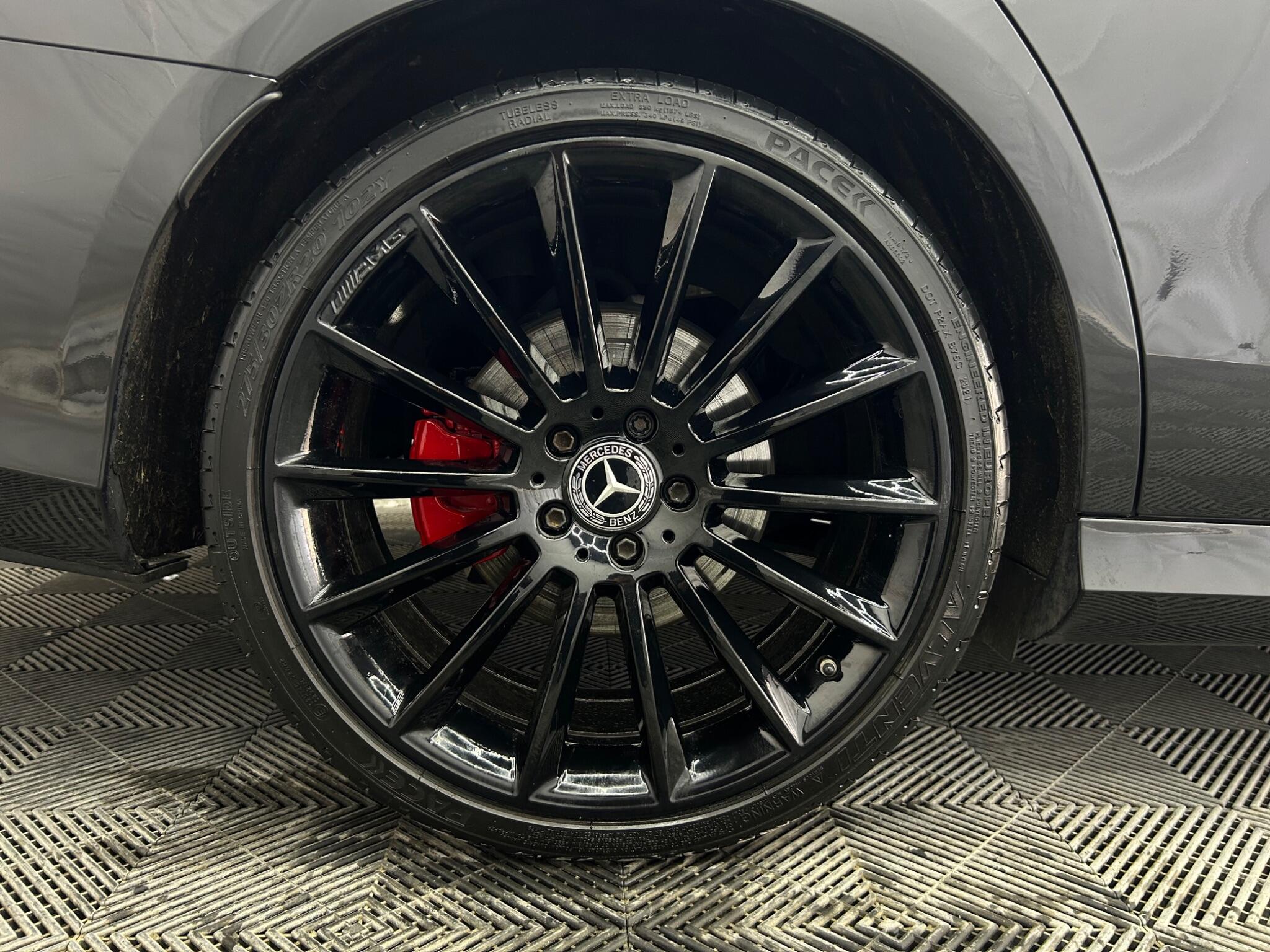 Mercedes-Benz E Class view 34