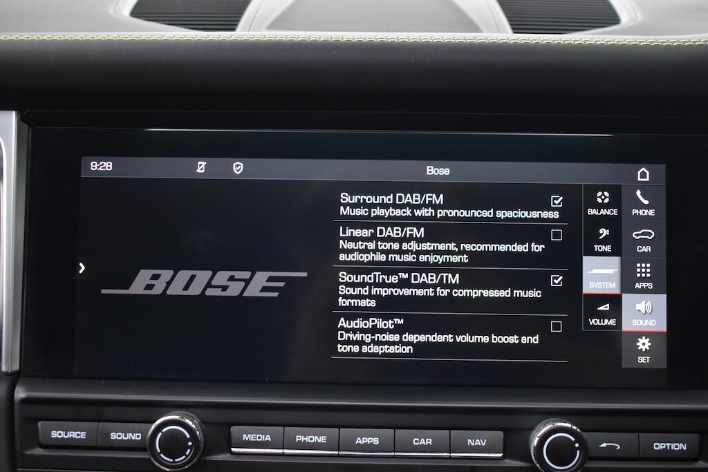 Porsche Macan view 88