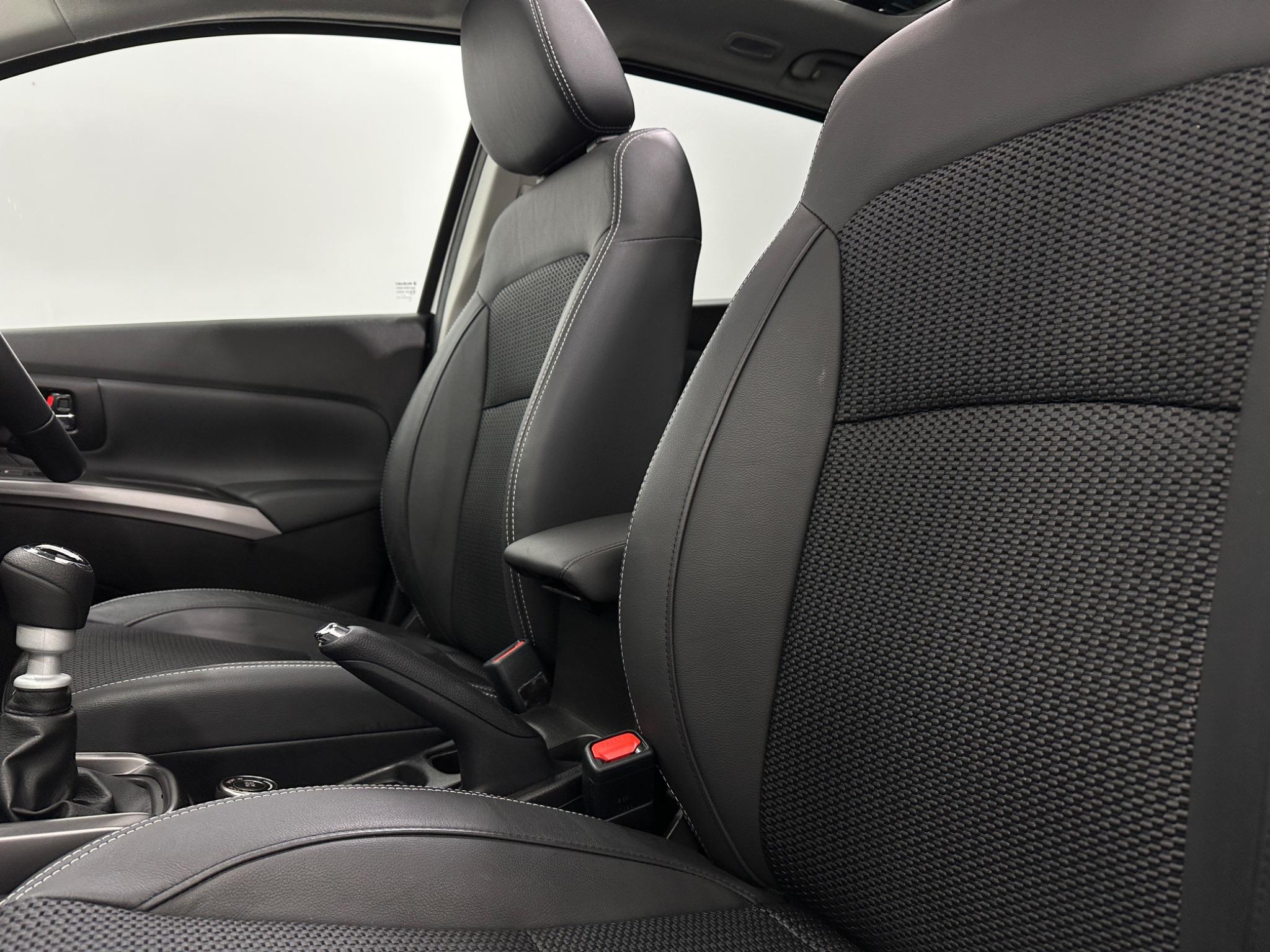 Suzuki S-Cross view 34