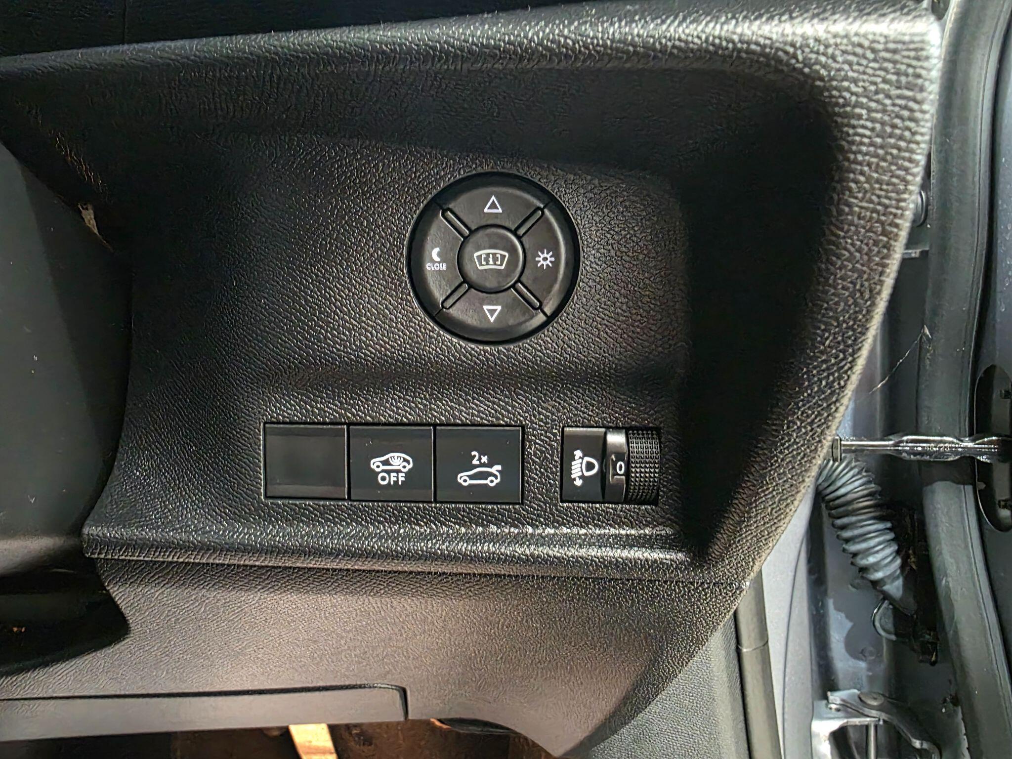 Citroen C4 view 15