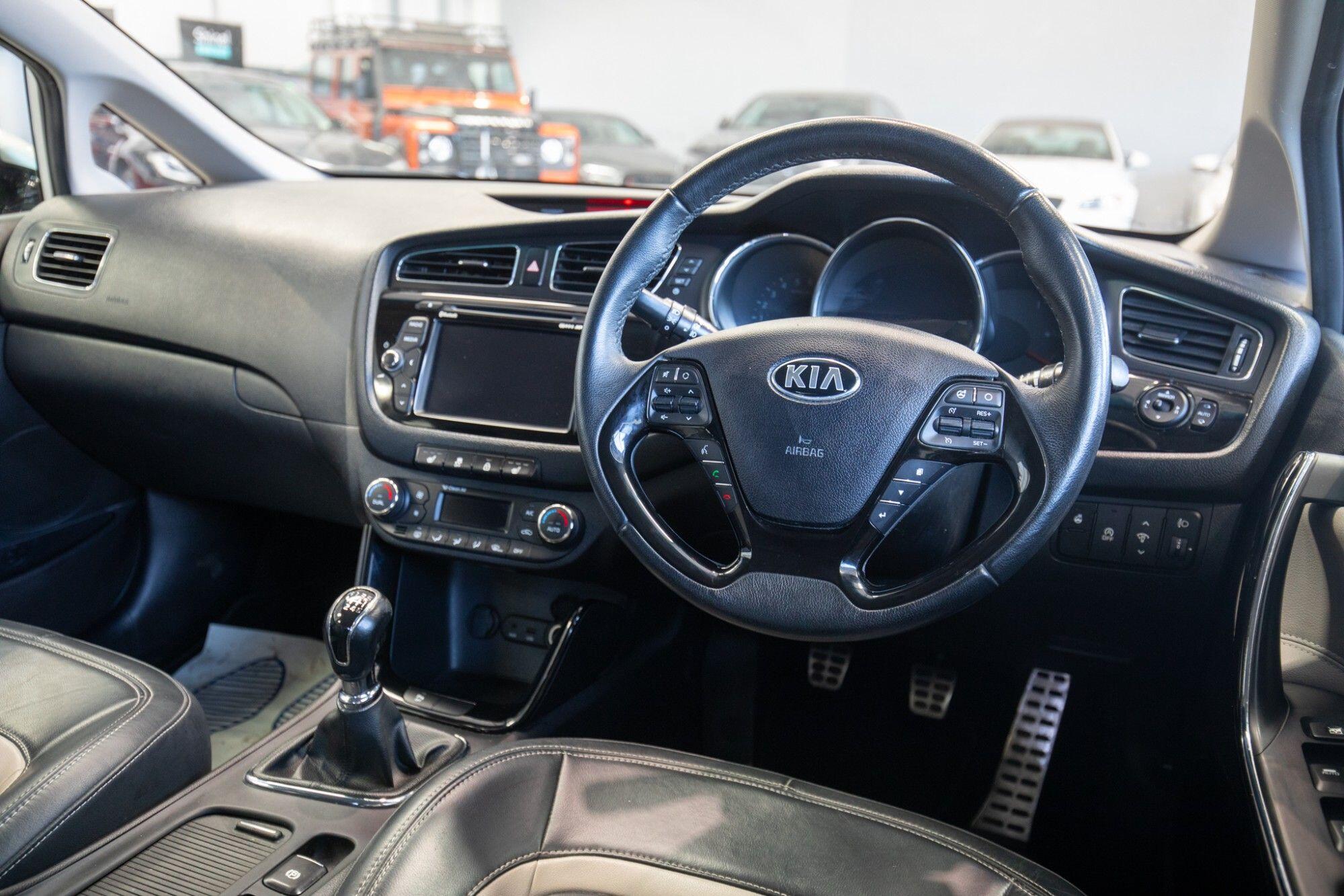 Kia Ceed view 2