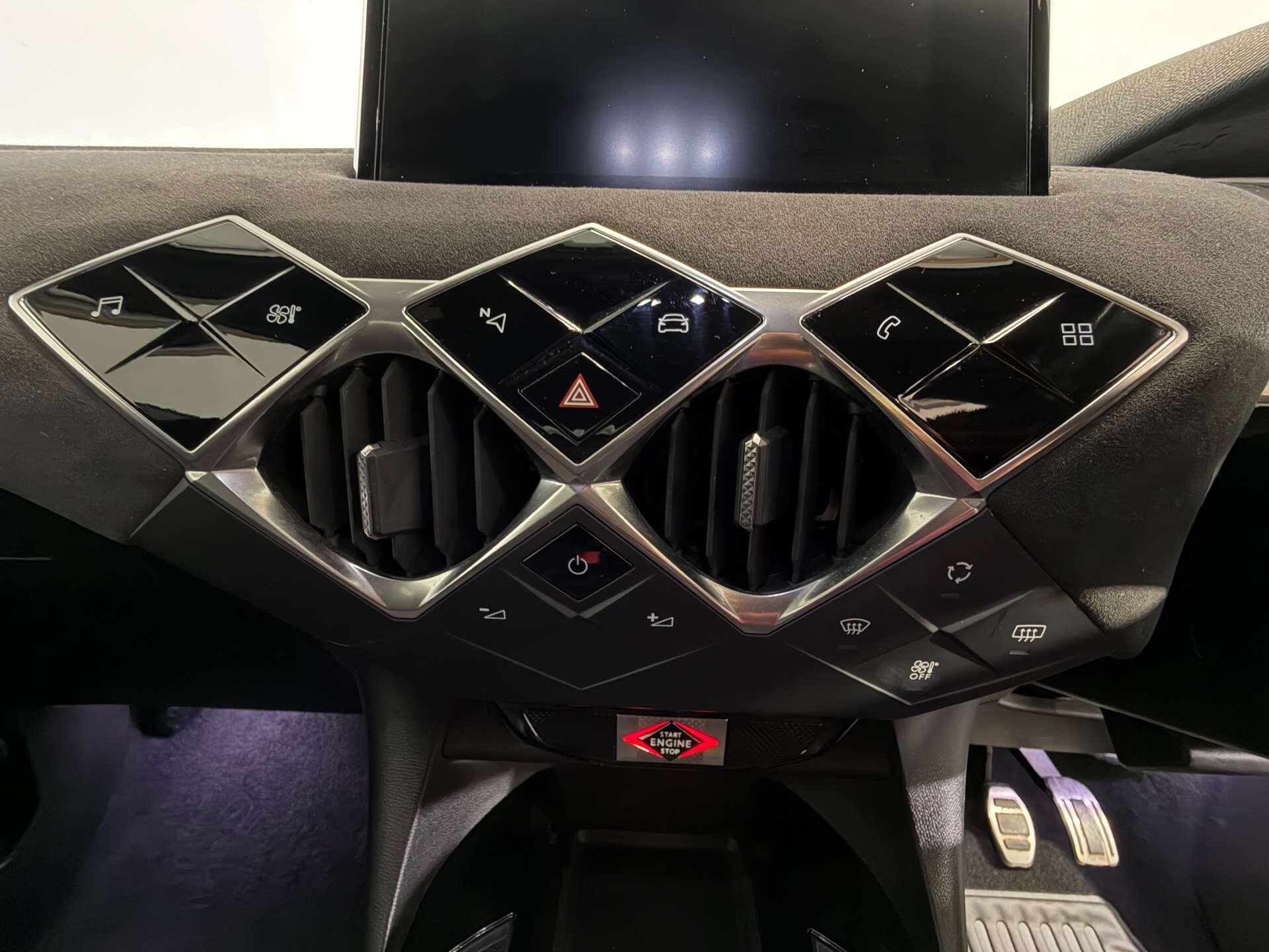 DS Automobiles DS 3 Crossback view 24