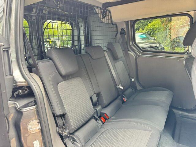 Ford Transit Connect view 15