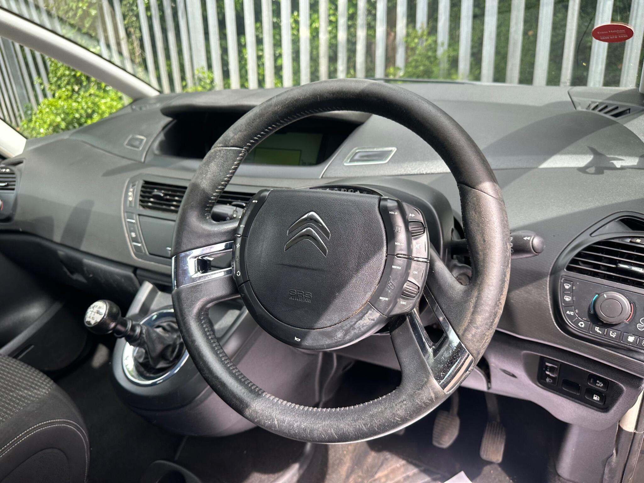 Citroen C4 Picasso view 13