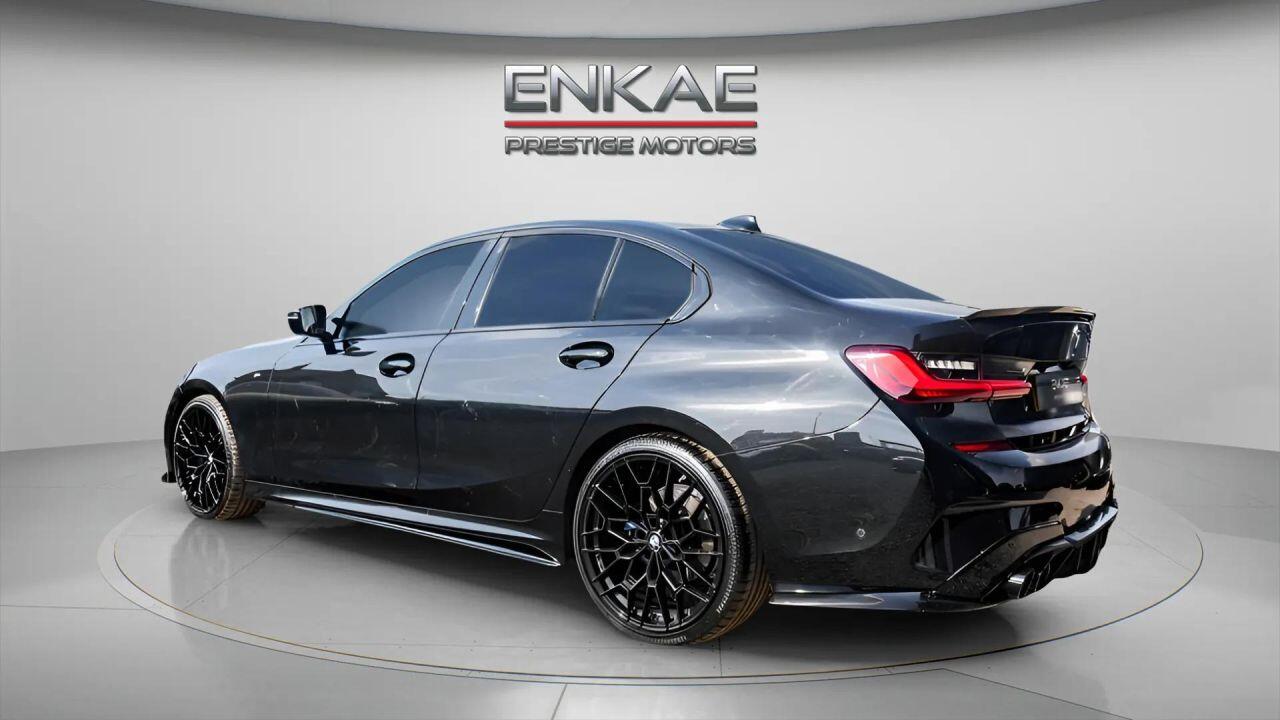 BMW 3 Series view 6