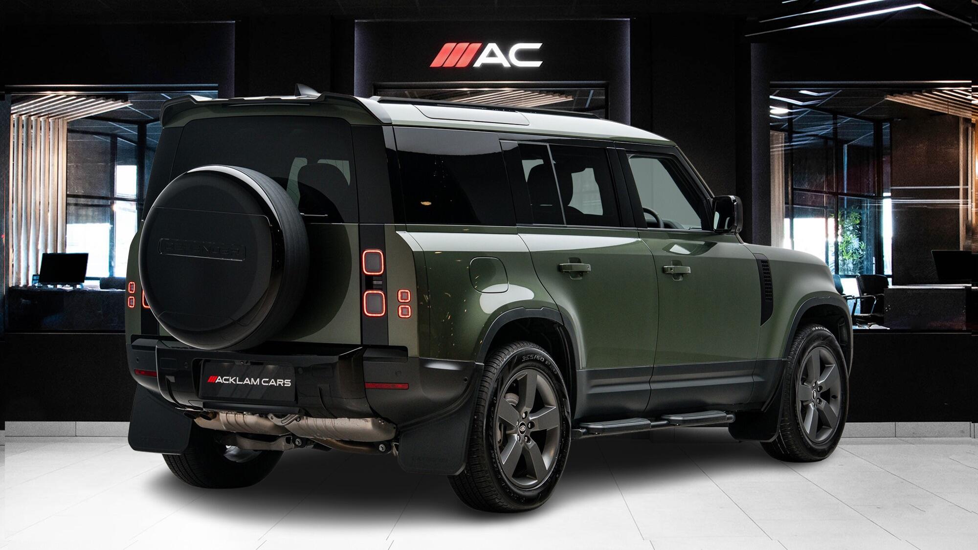 Land Rover Defender 110 view 8