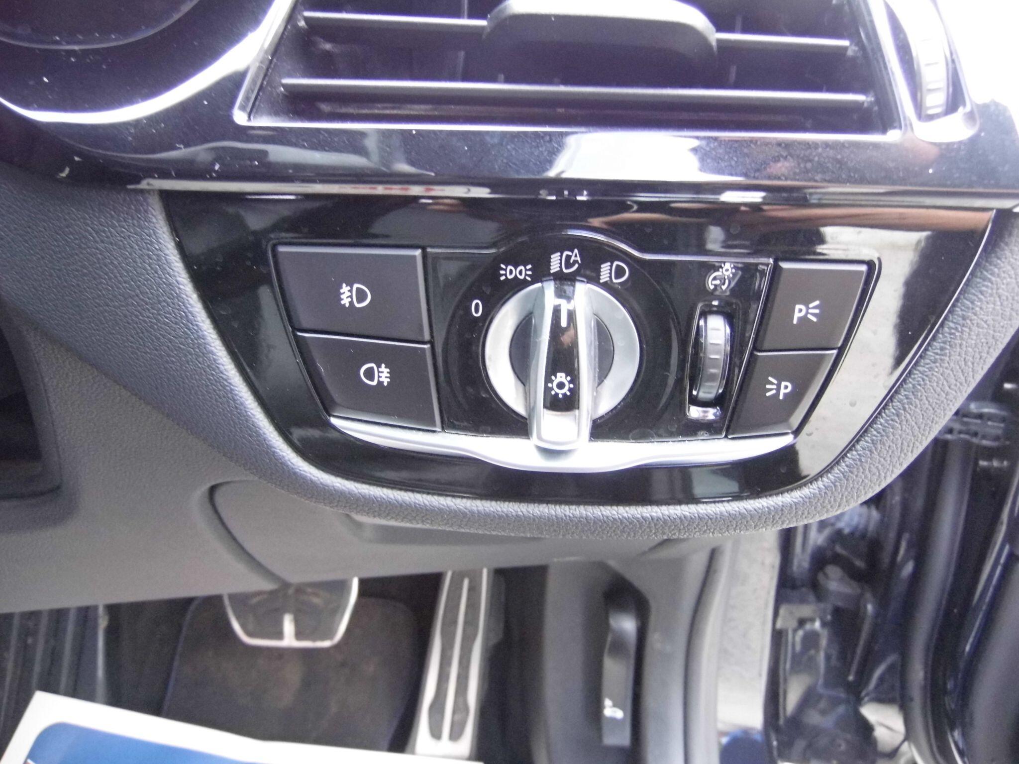 BMW 5 Series view 21