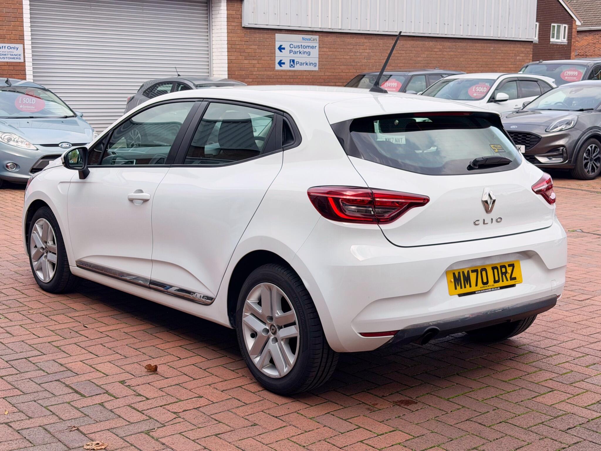 Renault Clio view 26