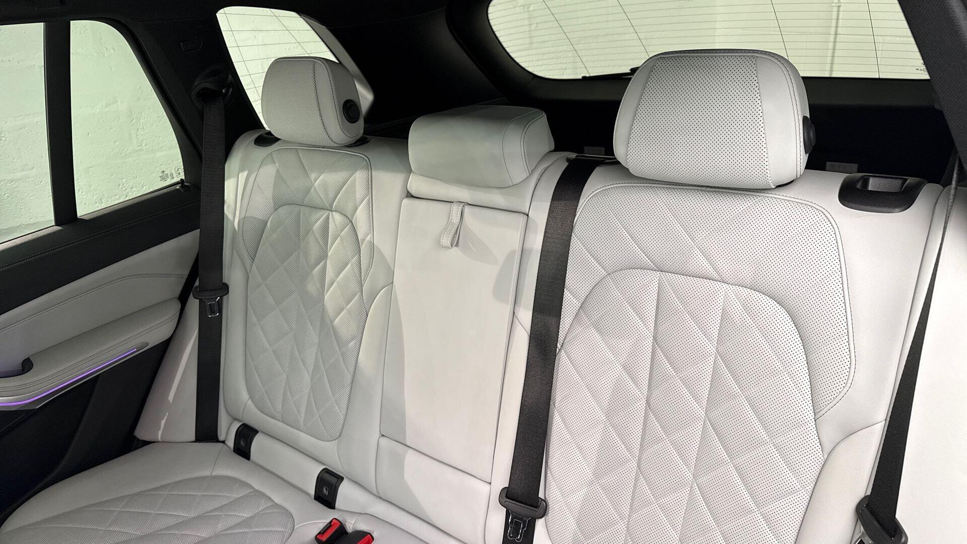 BMW X5 view 12