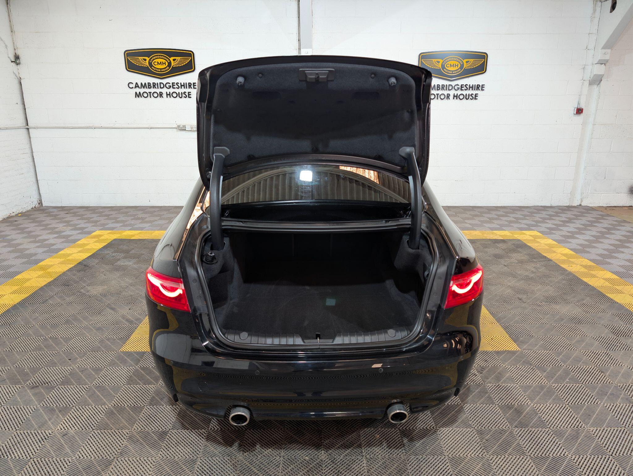 Jaguar XF view 61
